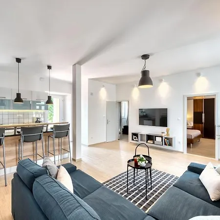 Mavis - 10 Minutes To Dubrovnik * Gornji Brgat