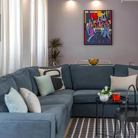 Mavis - 10 Minutes To Dubrovnik