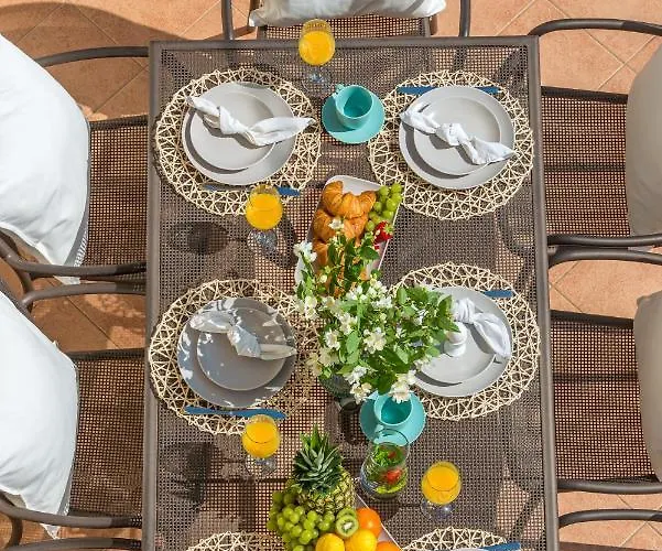 Mavis - 10 Minutes To Dubrovnik *